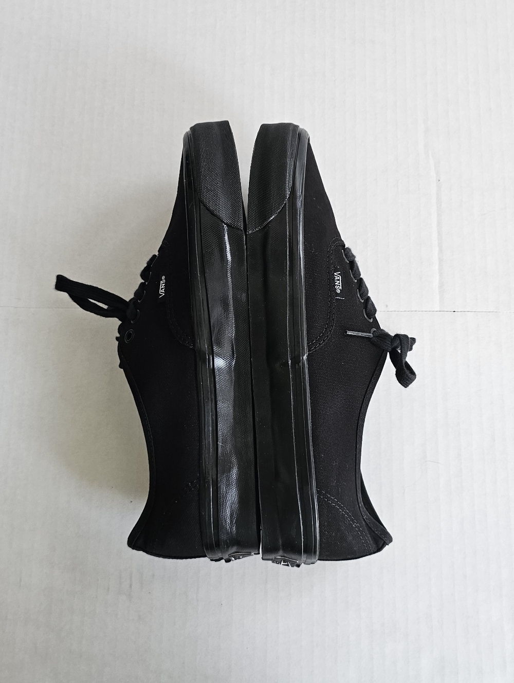 Vans Blackout Sneakers Size Mens 11.5 Low Top Lace Up Canvas Cushioned Insole - Picture 5 of 11